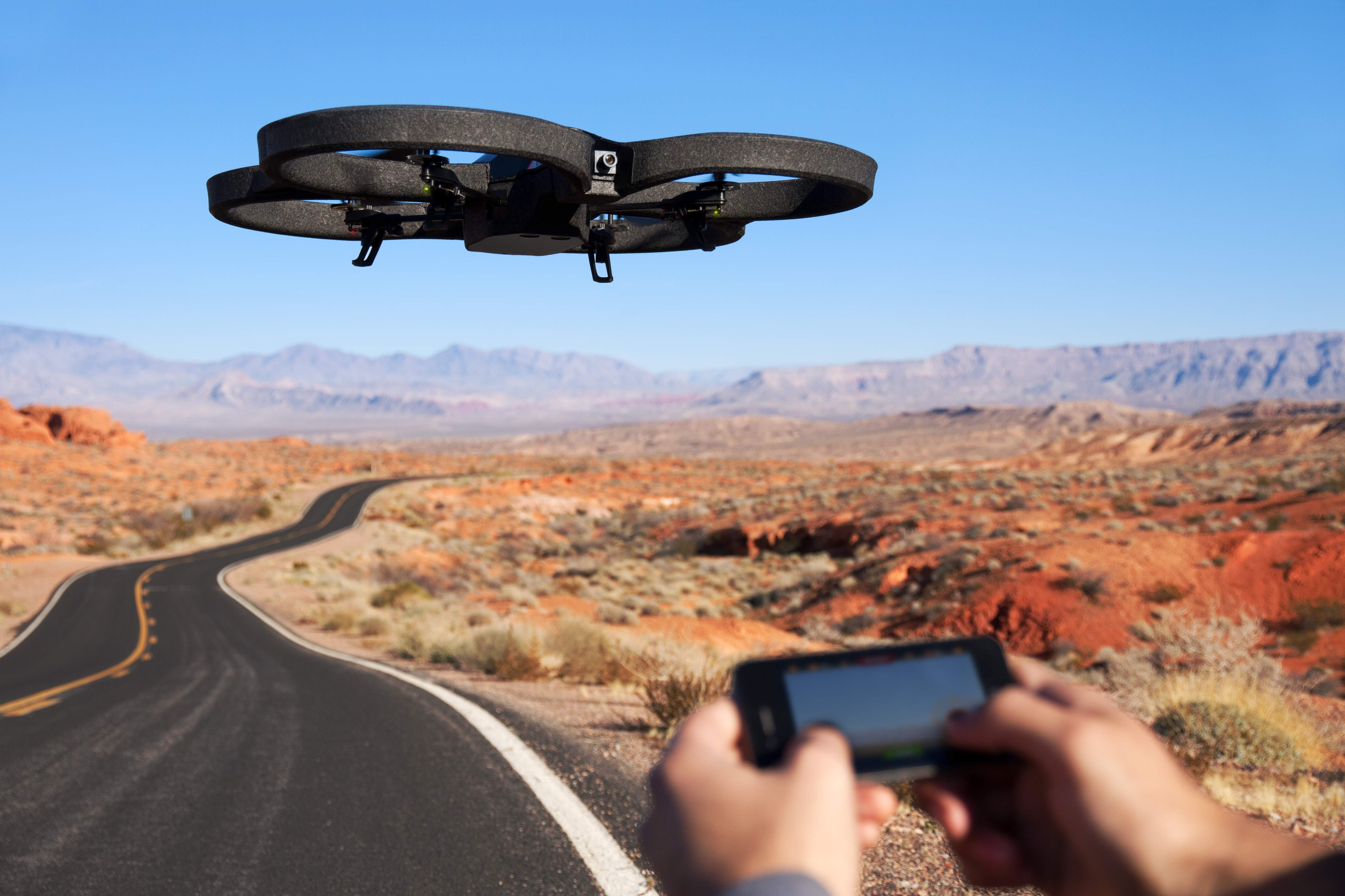 Parrot A.R. Drone научили летать по GPS