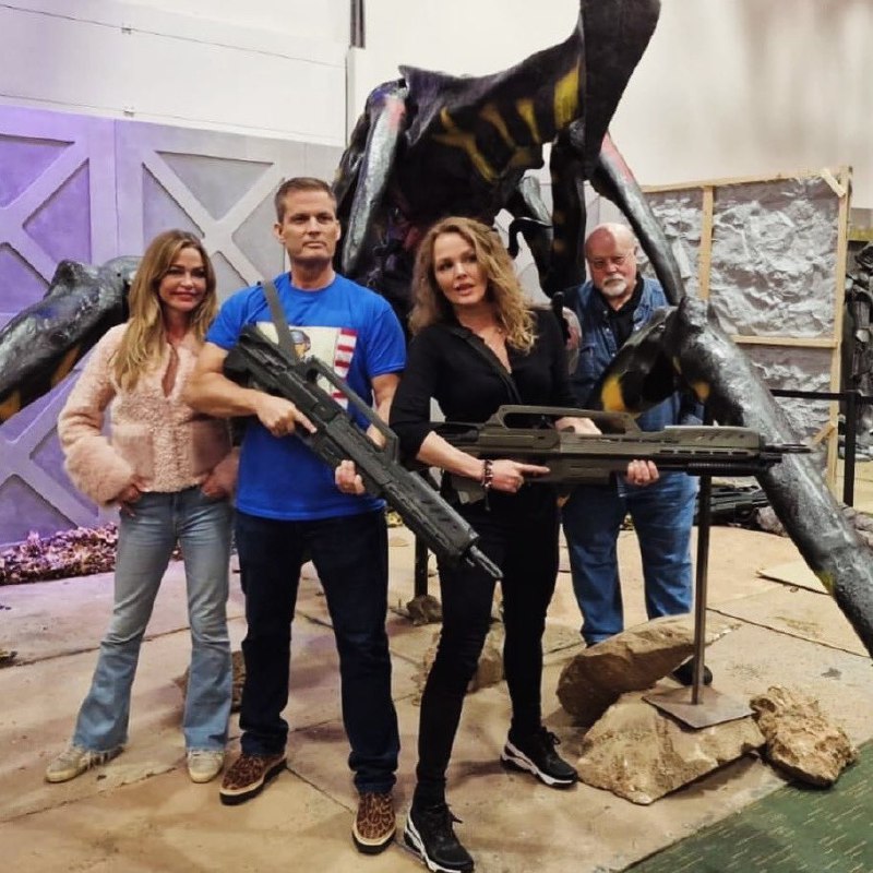 Лучший реюнион #gamescom2024 Денис Ричардс, конечно, уже не та ) Зато Дина Мейер…